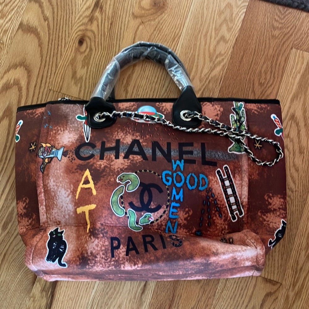 Brand new Chanel paris purse